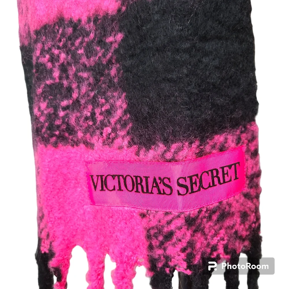 Victoria's Secret Hot Pink Black Buffalo Plaid Soft Knit Fringe Scarf Embroidery